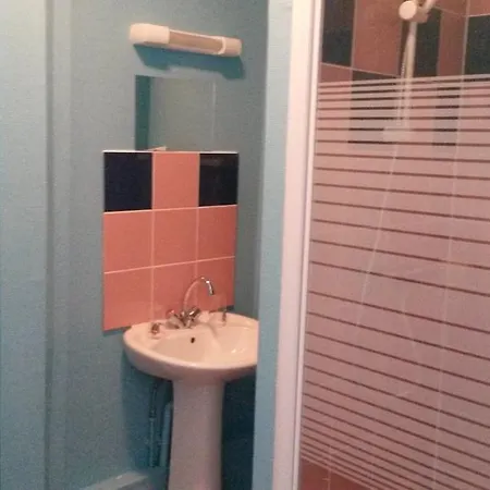 מלון Le Deltaplane 2*