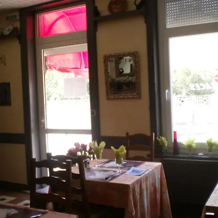 Le Deltaplane מלון