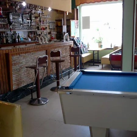 Le Deltaplane מלון