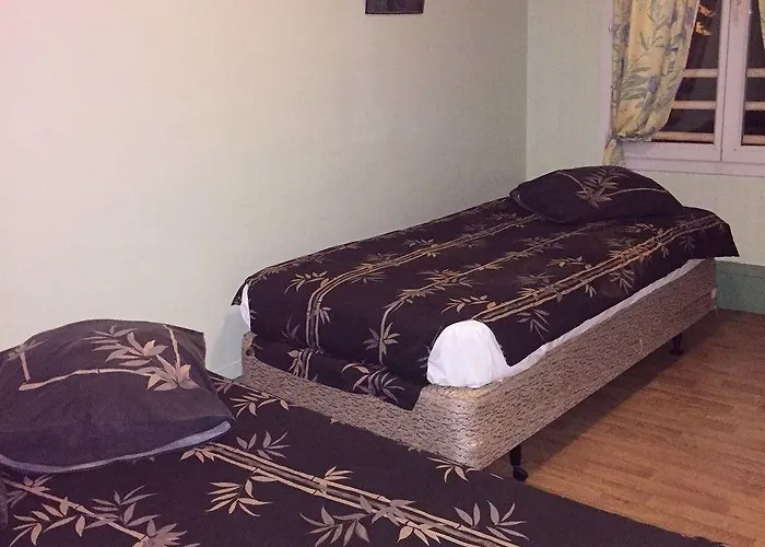 Otel Le Deltaplane 2*