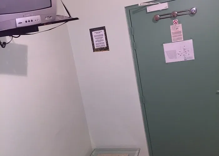 Otel Le Deltaplane 2*